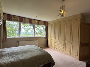 MASTER BEDROOM WARDROBES- click for photo gallery